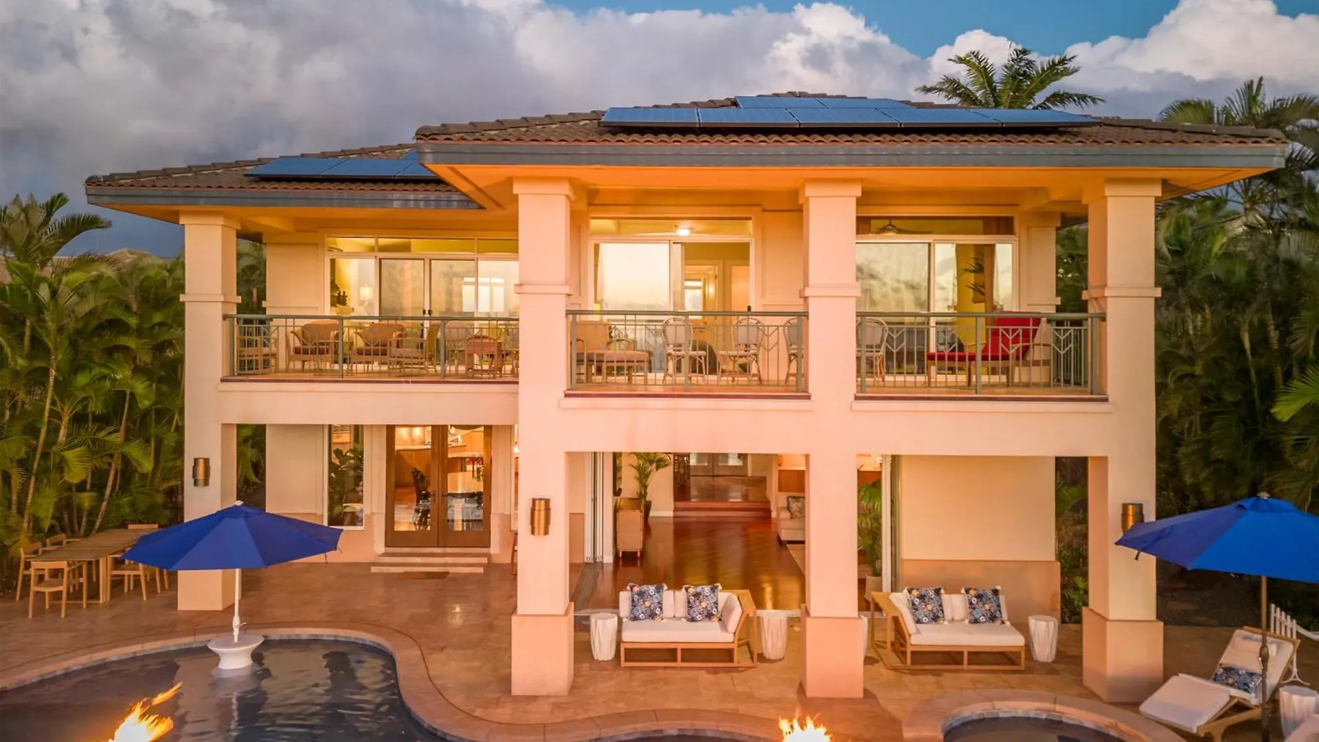Breathtaking Oceanfront Villa Lahaina