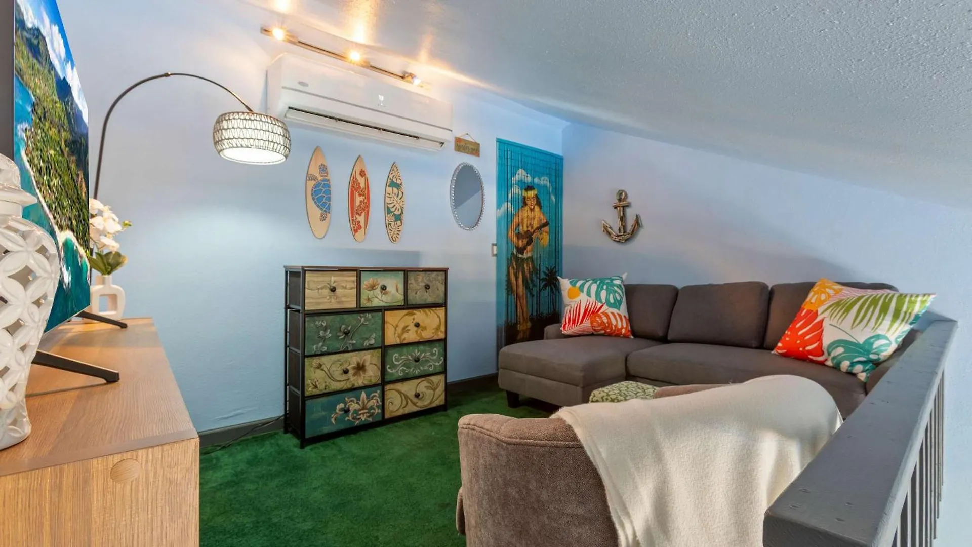 Bright Across From Pool Ac Sleeps 4 Kihei