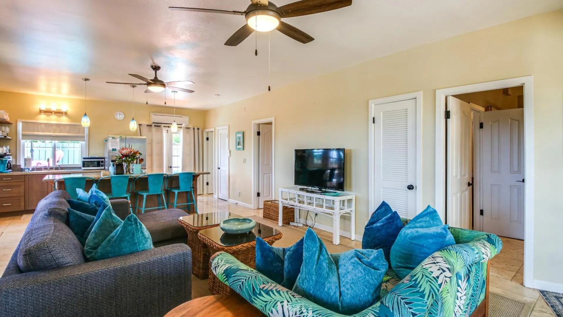 Walk To Baby With Private Pool! Lahaina