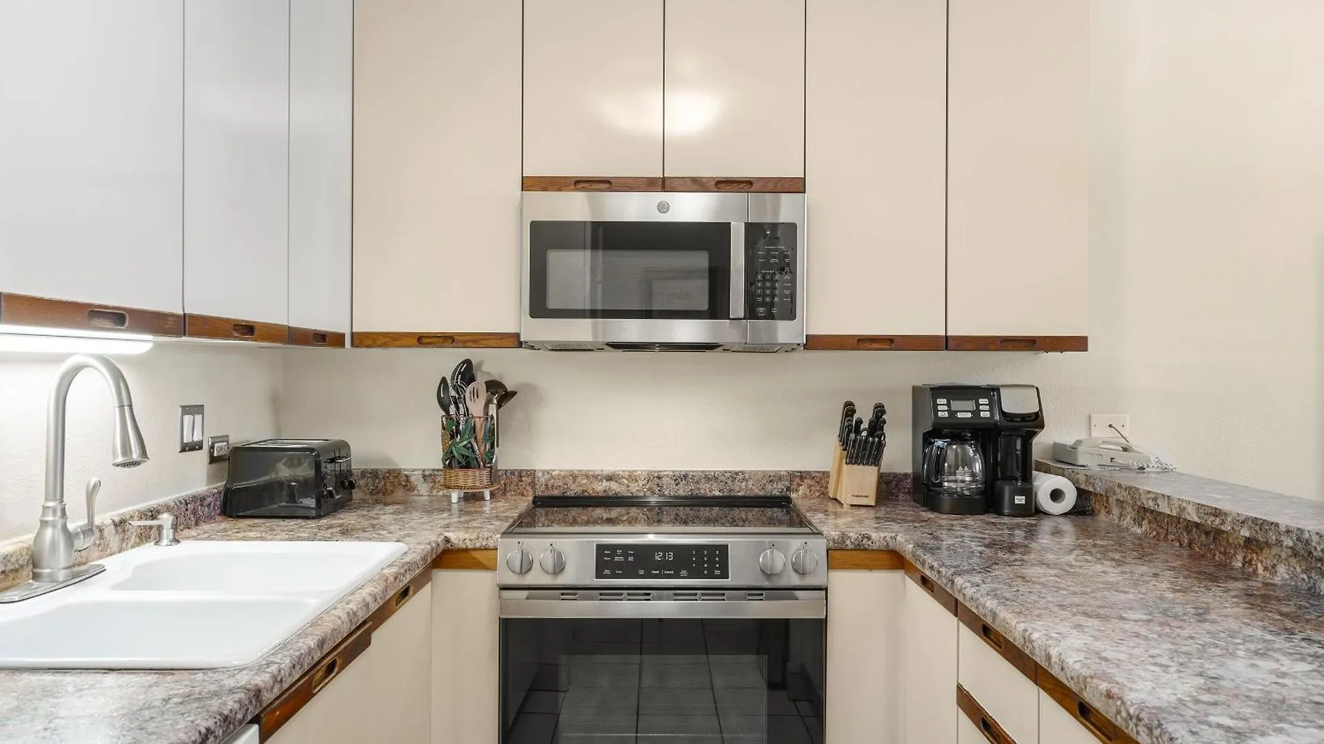 Feriehus Kamaole Sands 4-407 - Ocean Views, King Beds, Spacious Layout, Split-ac, Wi-fi *