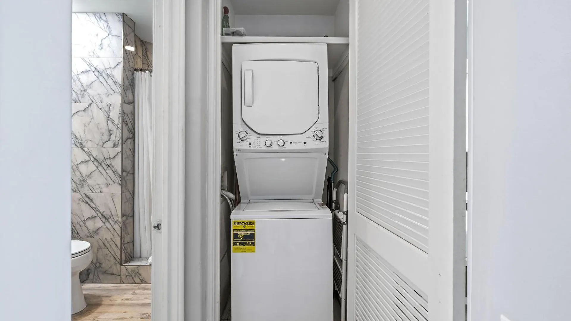 Palms At 703: Luxury Renovation, Split Ac!