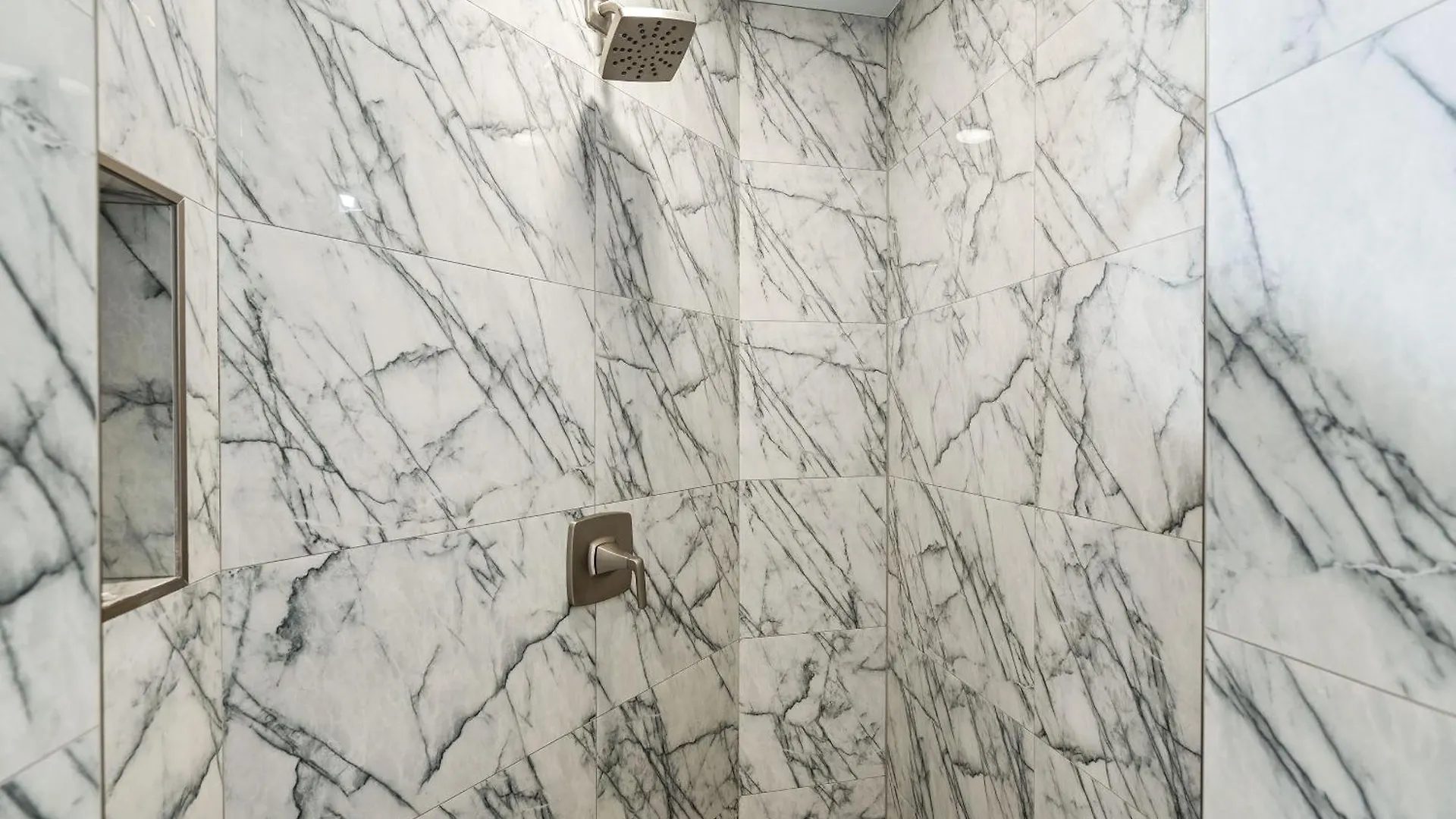 Palms At 703: Luxury Renovation, Split Ac! Σπίτι διακοπών