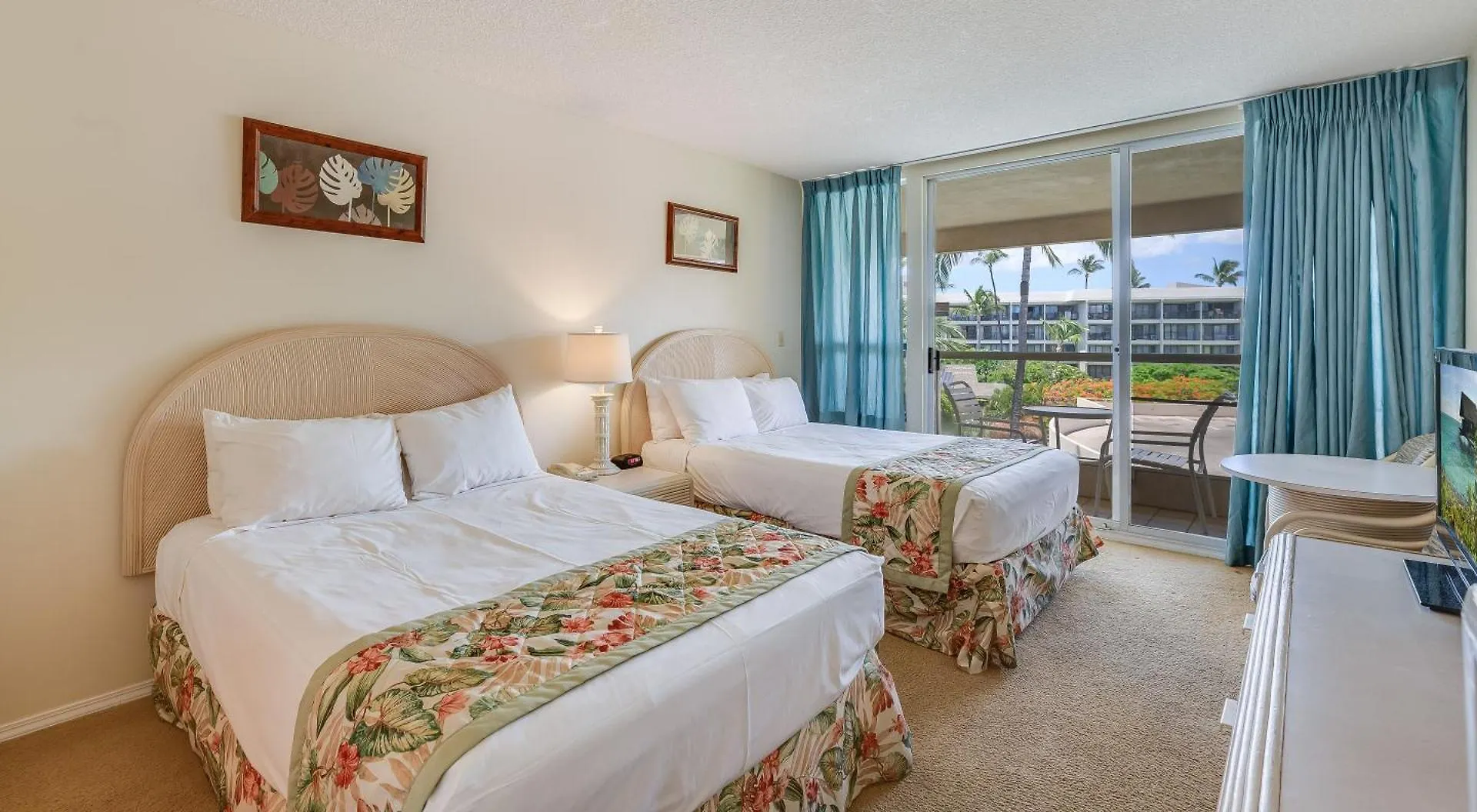 Castle At Maui Banyan *