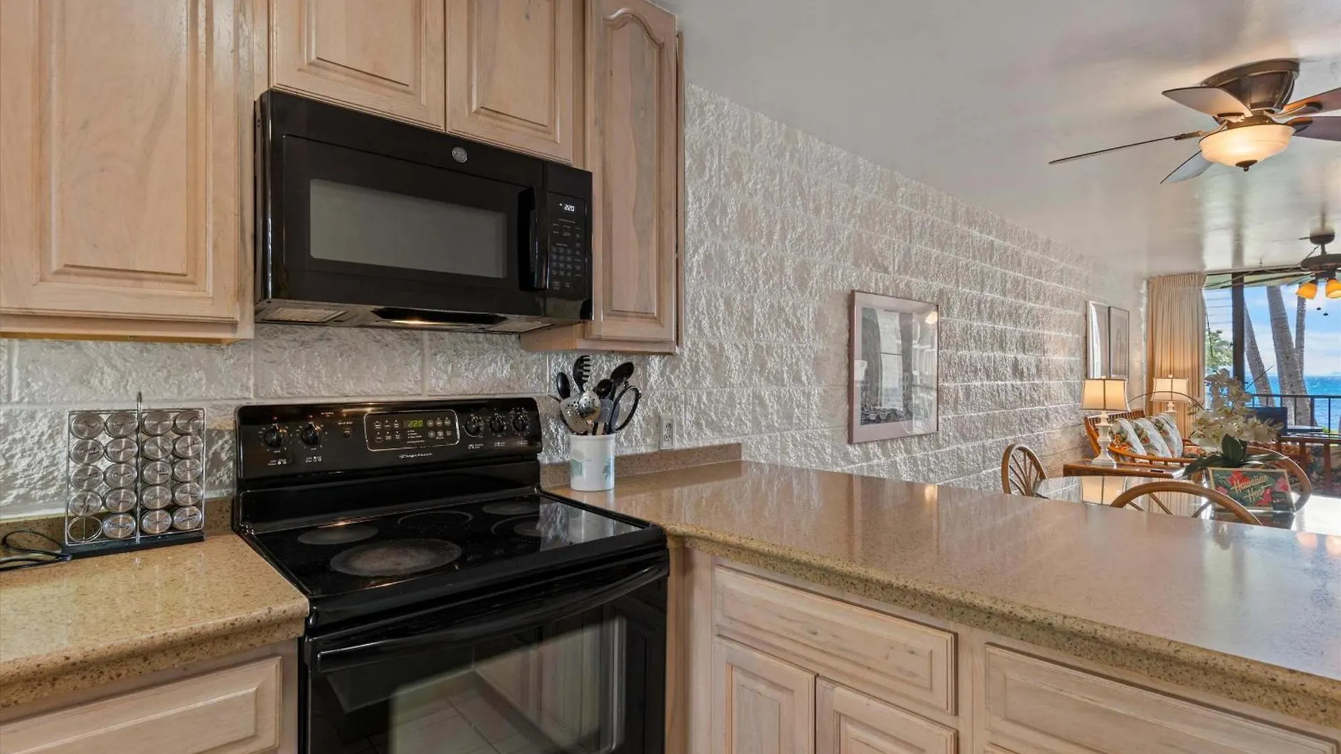 Prázdninový dům Experience Oceanfront Luxury At Kanai A Nalu 209, A Spacious 2-bd/2ba Condo, Ac