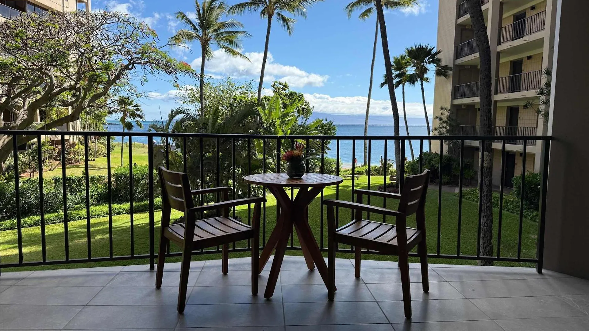 Luxe Oceanfront Escape, Ocean Views With Ac Comfort *