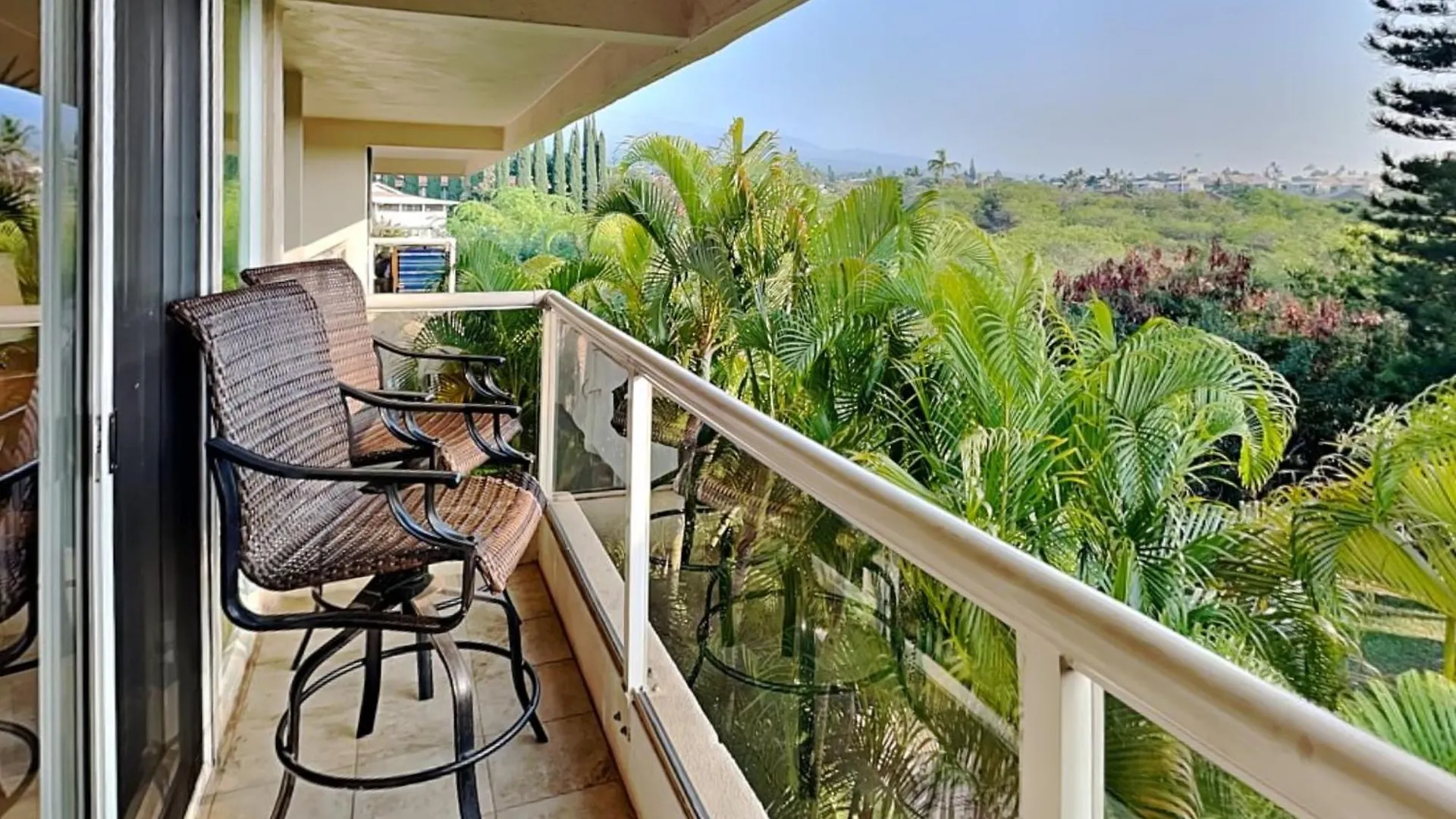 Daire Maui Banyan T-305 *