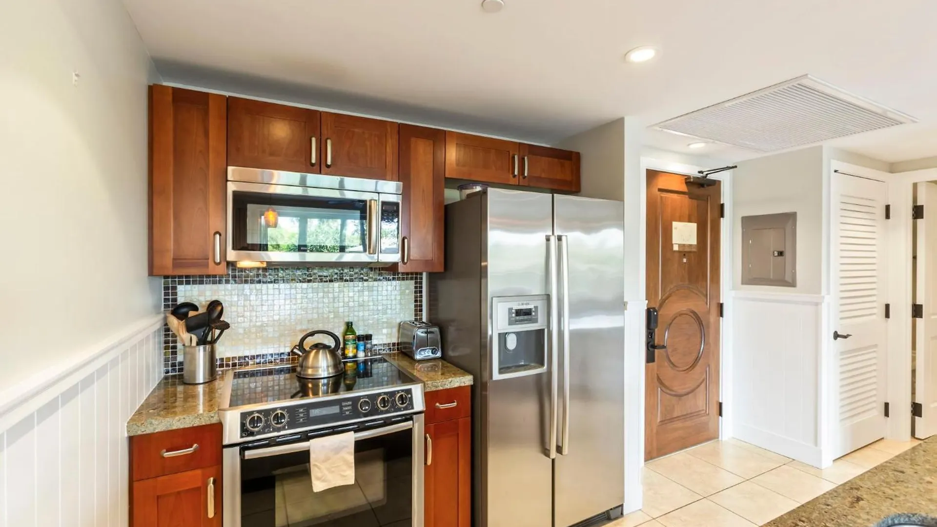 Extra Large 1br Luxury With Massive Outdoor Space & Balcony *