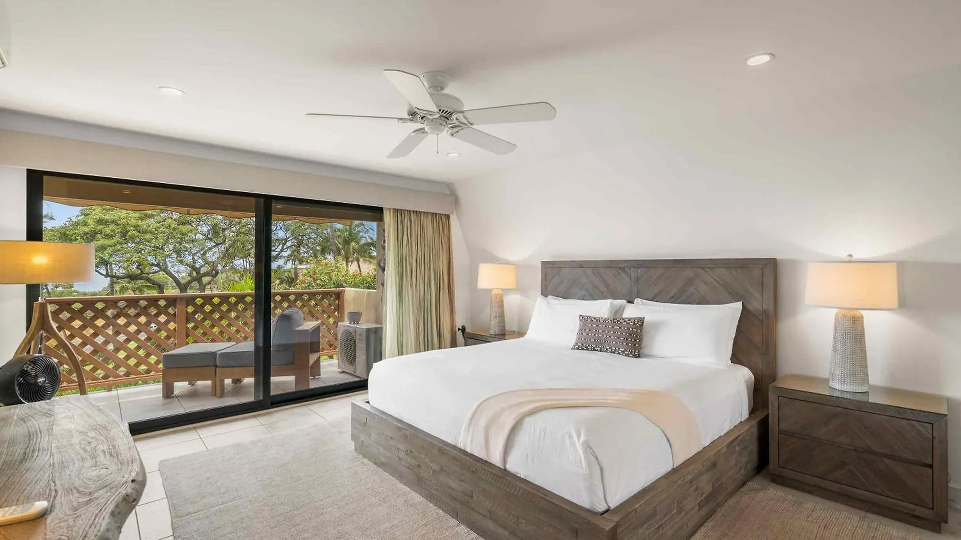 Nyaraló Maui Kamaole A-206 - Prime Location, Stunning Renovation, Large Lanai, Split Ac! *