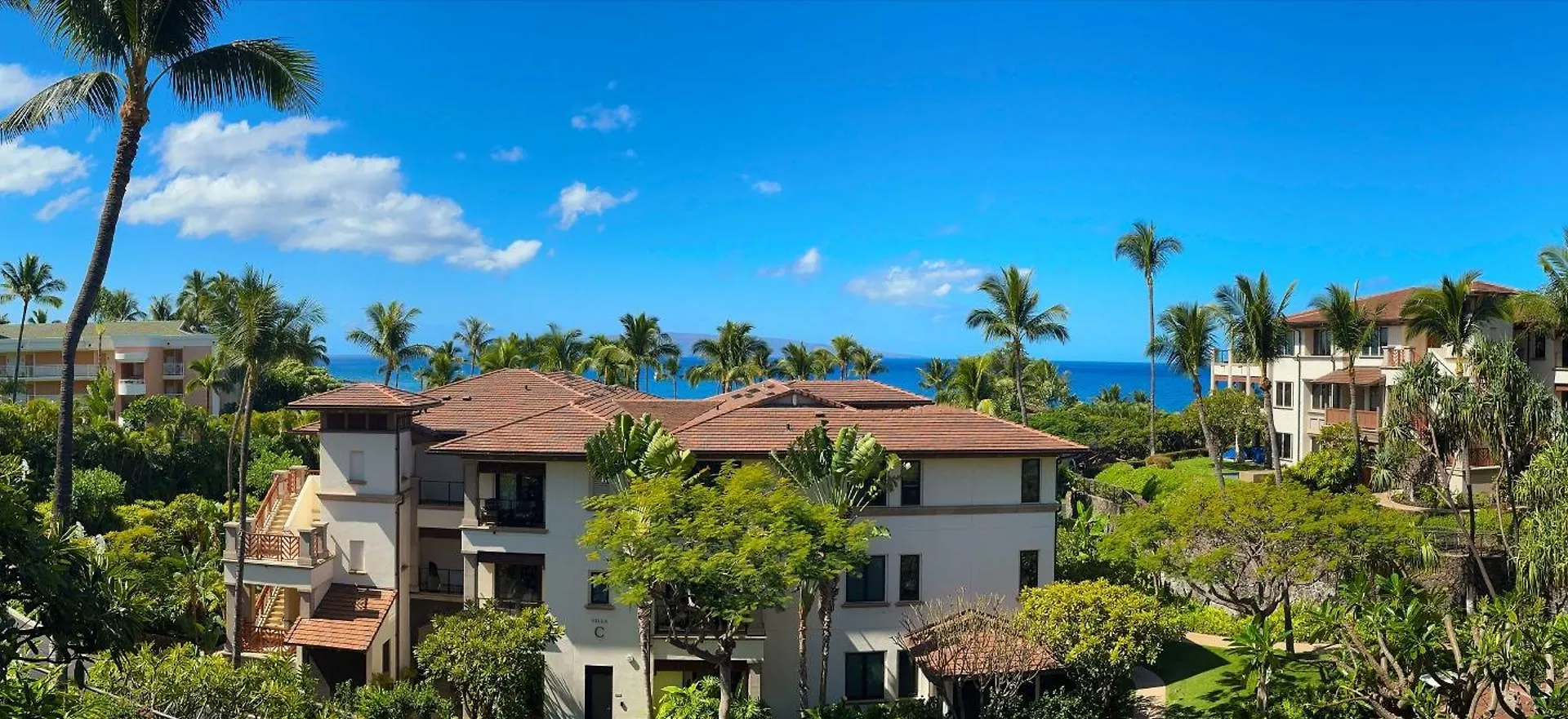 Redecorated! New Offering Summer 2025 - The Palm Coast F202 Ocean View Grand Luxe Sleeps 8! Wailea (Maui)