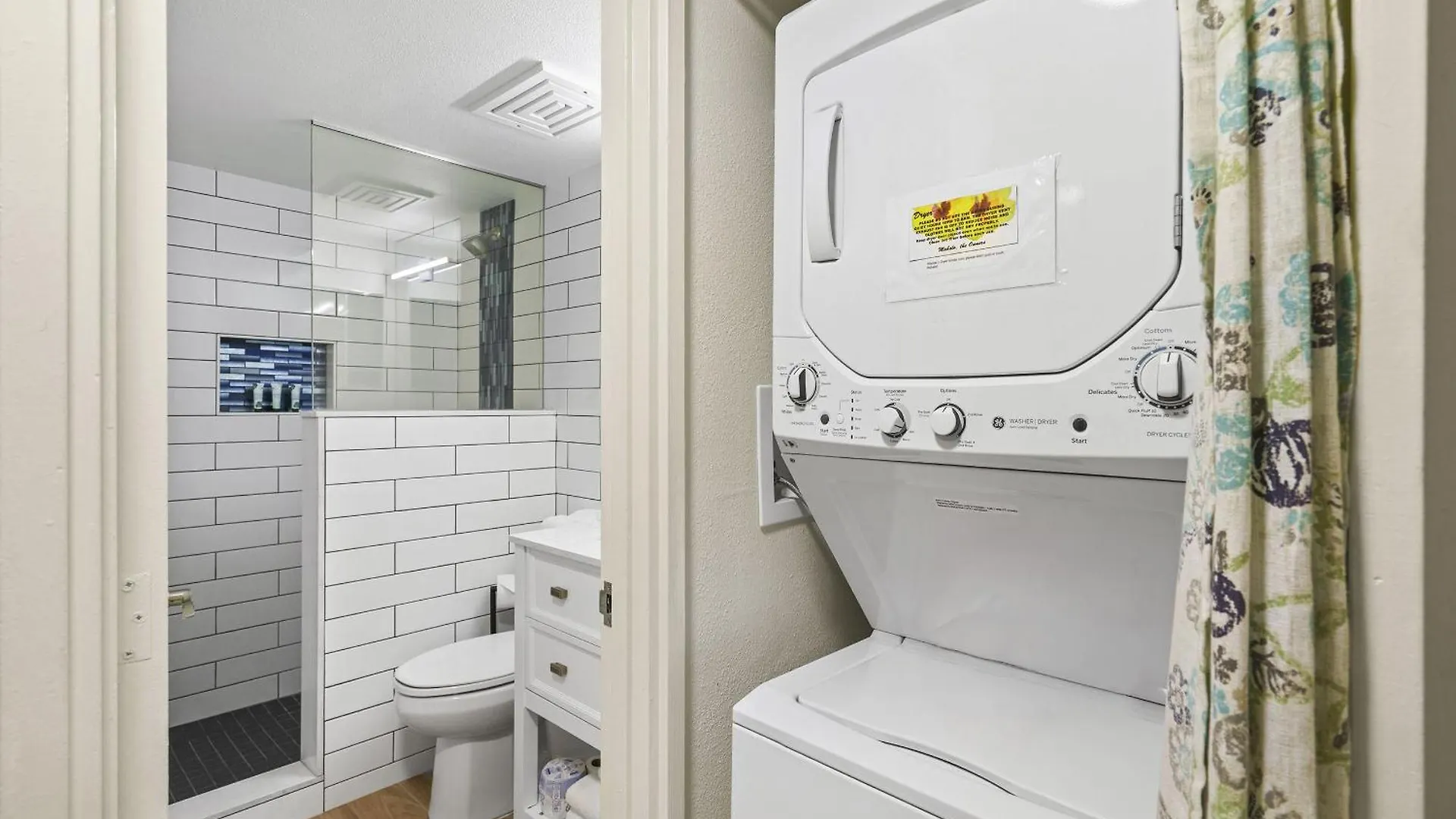 Дом отдыха Experience Kamaole Sands 4-409 - Ocean Views, Spacious, Renovated, Wi-fi, Ac! *