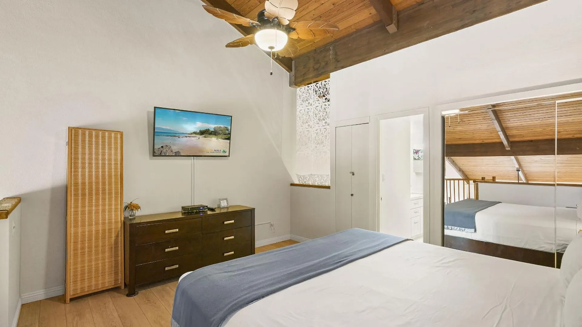 Дом отдыха Experience Kamaole Sands 4-409 - Ocean Views, Spacious, Renovated, Wi-fi, Ac!