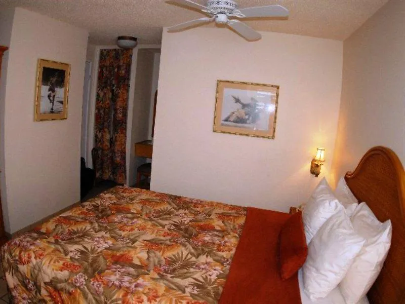 Days By Wyndham Maui Oceanfront Otel 2*