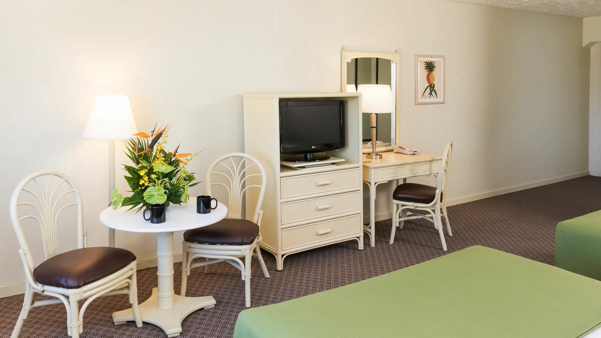 Hotel Maui Seaside 3*
