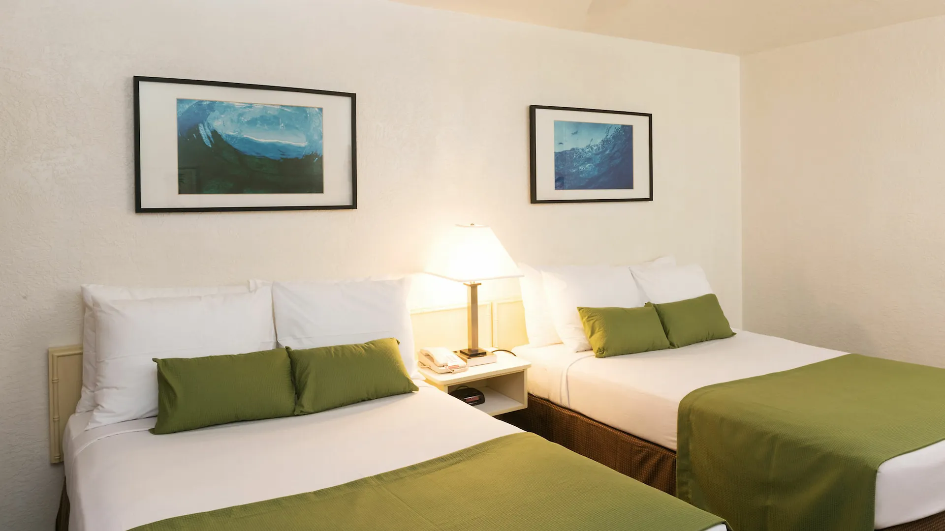 Maui Seaside Hotel 3*