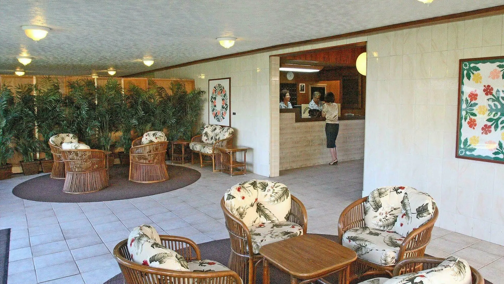 Maui Seaside Hotel 3*